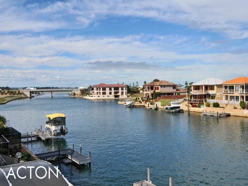 23 Finistere Island Retreat, Halls Head WA 6210