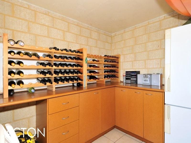 23 Finistere Island Retreat, Halls Head WA 6210