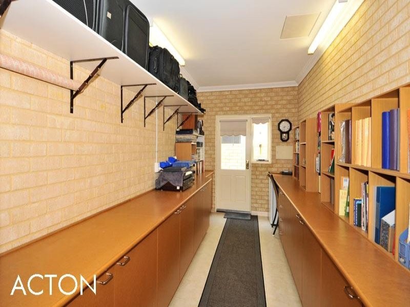 23 Finistere Island Retreat, Halls Head WA 6210