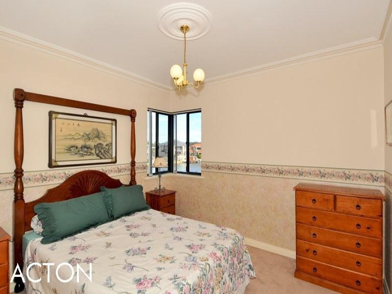 23 Finistere Island Retreat, Halls Head WA 6210