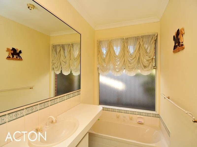 20 Grafton Drive, Dudley Park WA 6210