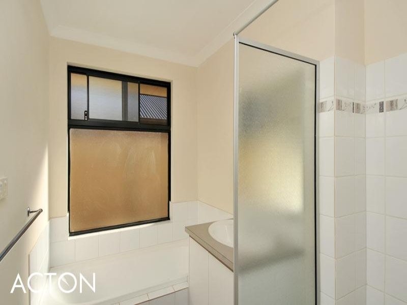 4 Torquay Way, Secret Harbour WA 6173