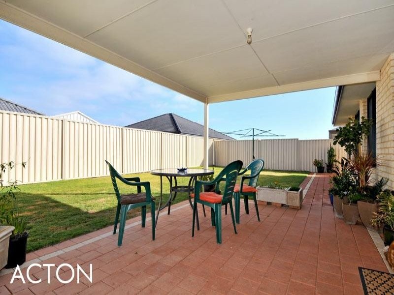 4 Torquay Way, Secret Harbour WA 6173