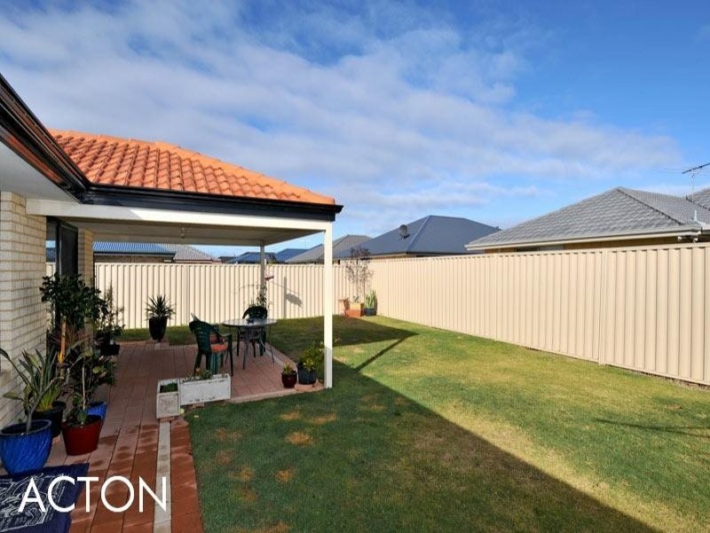 4 Torquay Way, Secret Harbour WA 6173