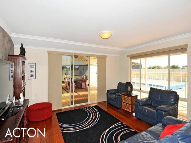 57 Country Road, Pinjarra WA 6208