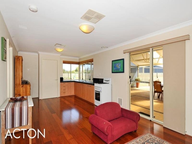 57 Country Road, Pinjarra WA 6208