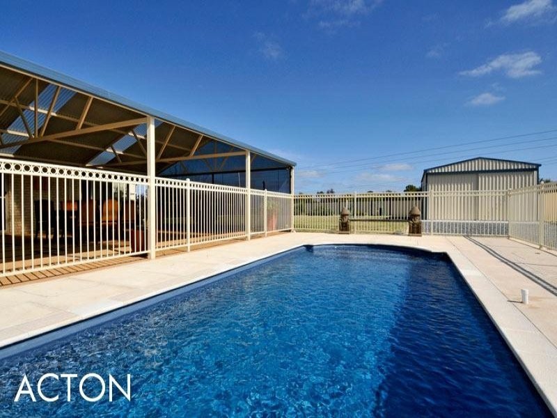 57 Country Road, Pinjarra WA 6208