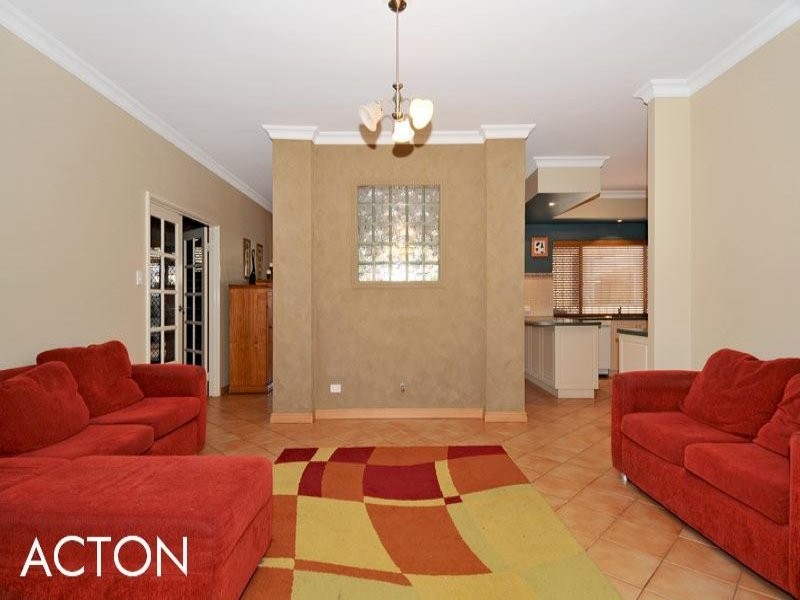 13 Portrush Parade, Meadow Springs WA 6210