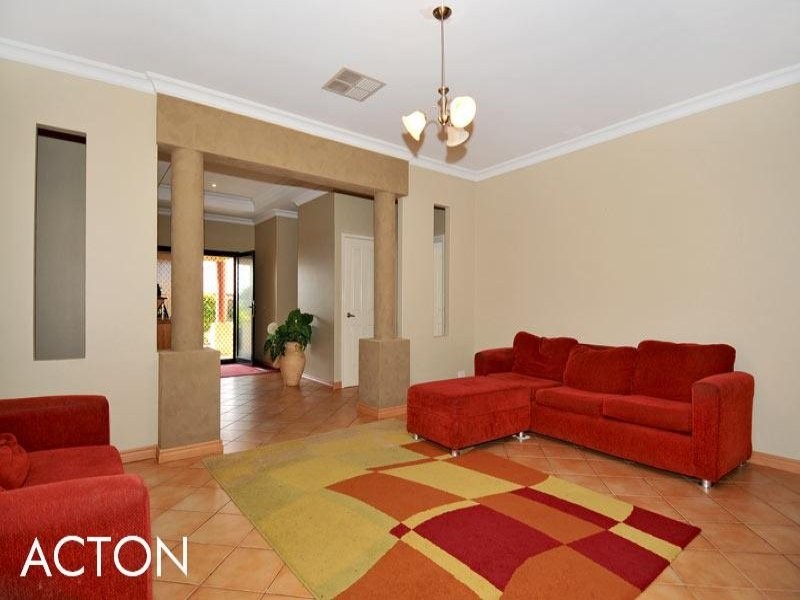 13 Portrush Parade, Meadow Springs WA 6210