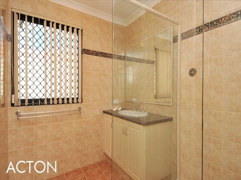 13 Portrush Parade, Meadow Springs WA 6210