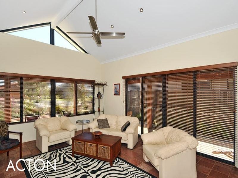 5 Black Swan View, Dudley Park WA 6210
