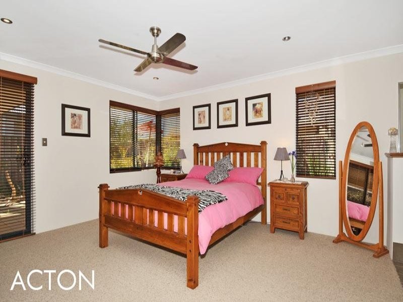 5 Black Swan View, Dudley Park WA 6210