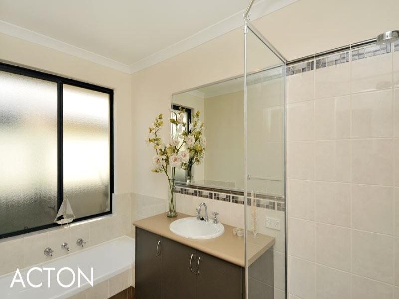 5 Black Swan View, Dudley Park WA 6210