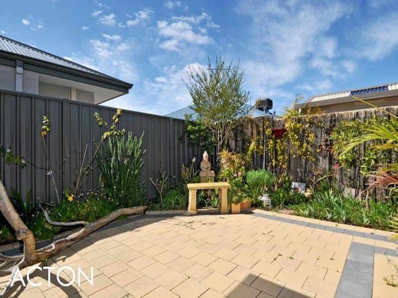 5 Black Swan View, Dudley Park WA 6210