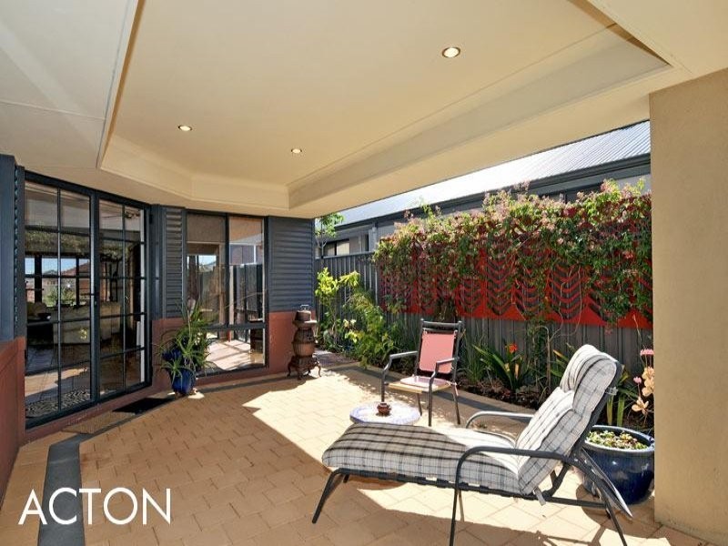 5 Black Swan View, Dudley Park WA 6210