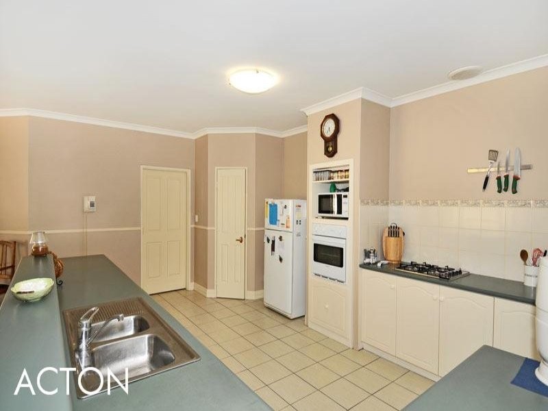 41 Summerlea Avenue, Meadow Springs WA 6210