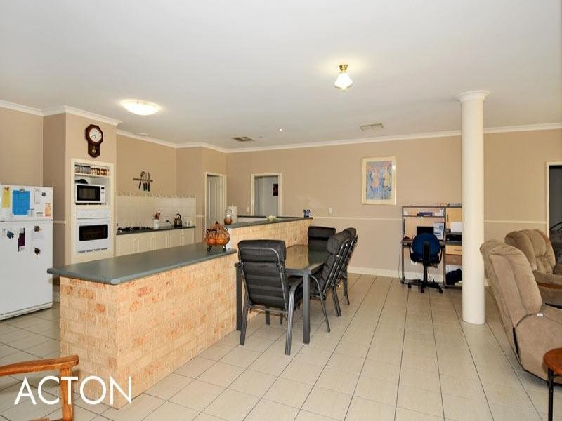 41 Summerlea Avenue, Meadow Springs WA 6210
