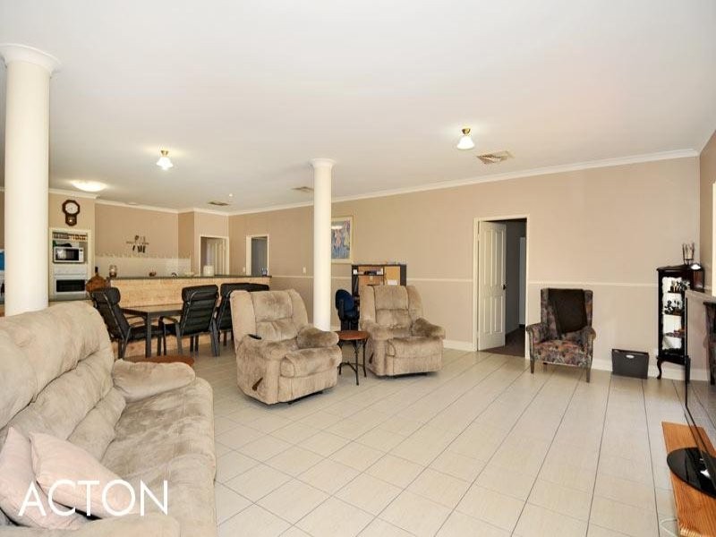 41 Summerlea Avenue, Meadow Springs WA 6210