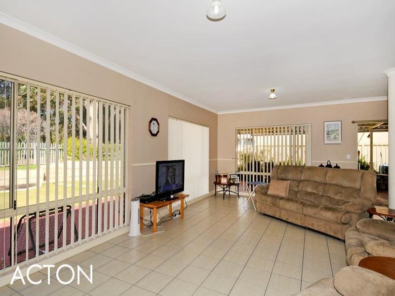 41 Summerlea Avenue, Meadow Springs WA 6210