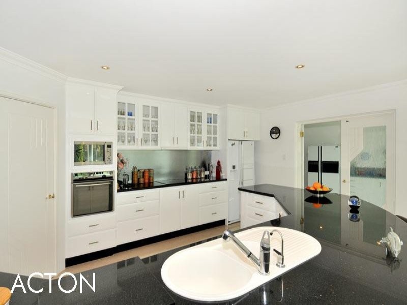 11 Reverie Mews, Halls Head WA 6210