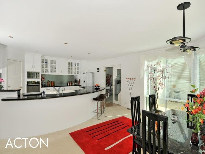 11 Reverie Mews, Halls Head WA 6210