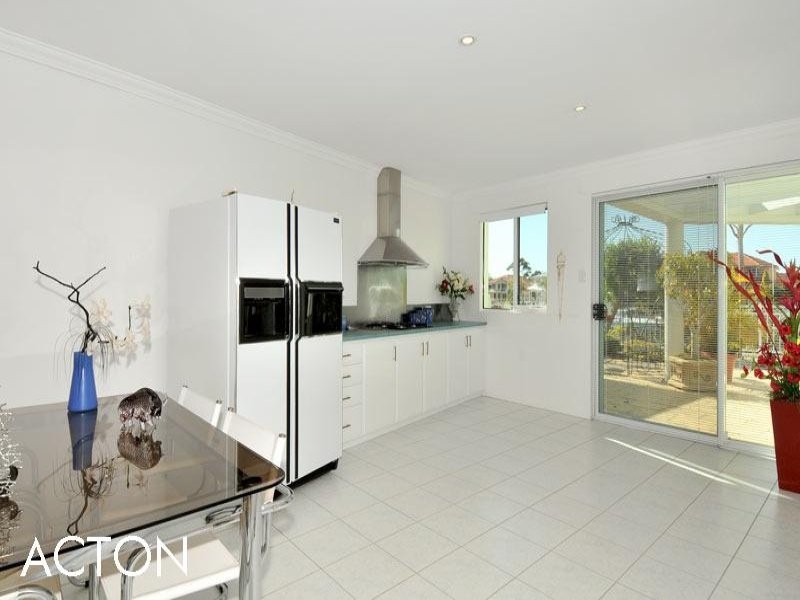 11 Reverie Mews, Halls Head WA 6210