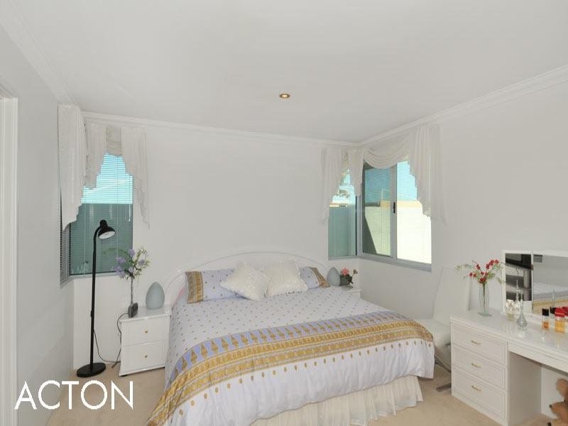 11 Reverie Mews, Halls Head WA 6210