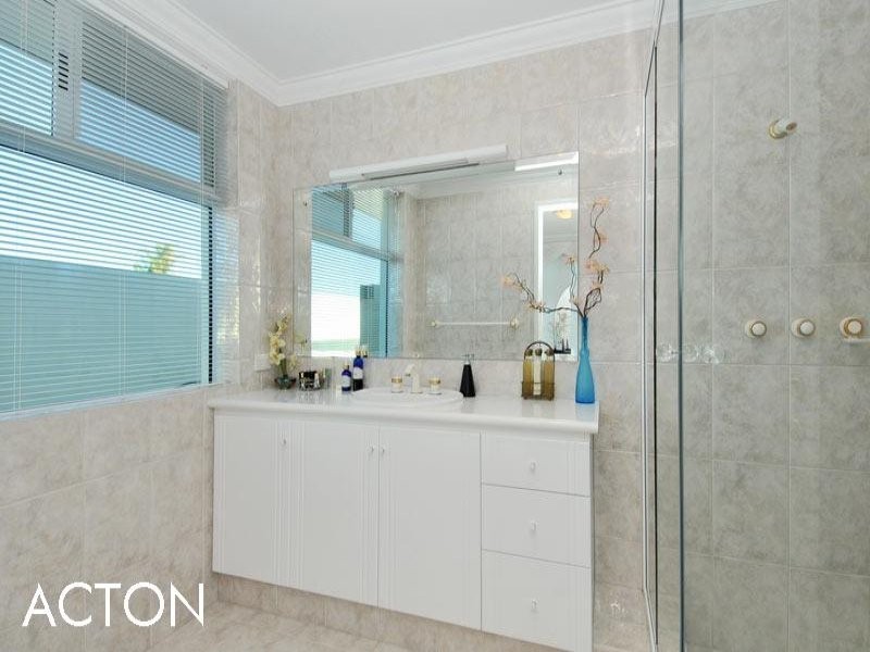 11 Reverie Mews, Halls Head WA 6210