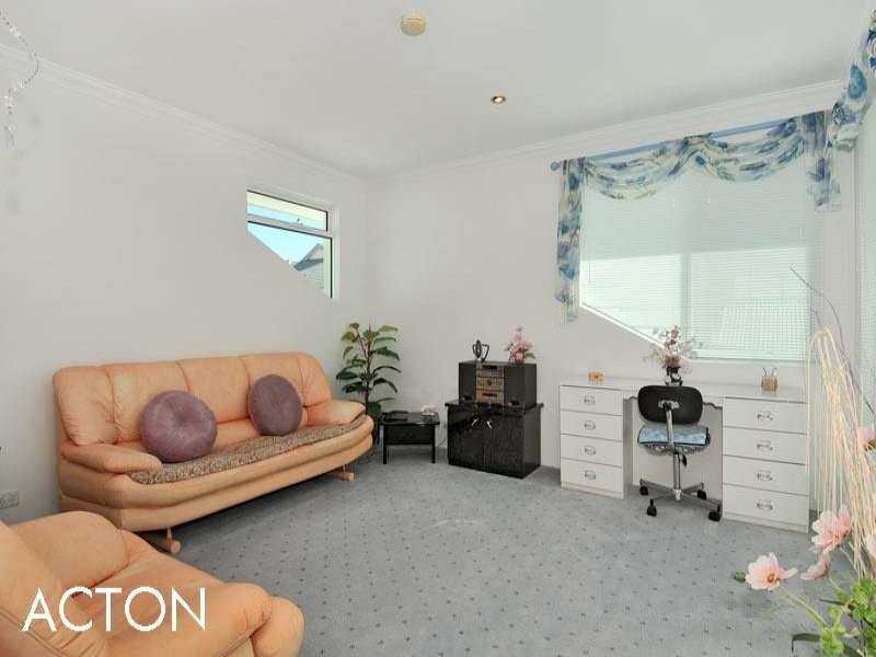11 Reverie Mews, Halls Head WA 6210