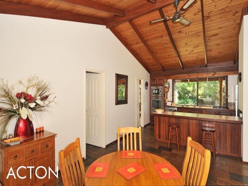 2 Nutbush Avenue, Falcon WA 6210