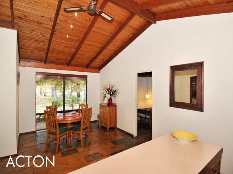 2 Nutbush Avenue, Falcon WA 6210