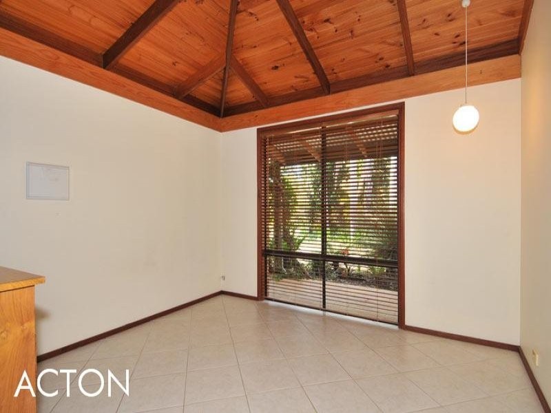 2 Nutbush Avenue, Falcon WA 6210