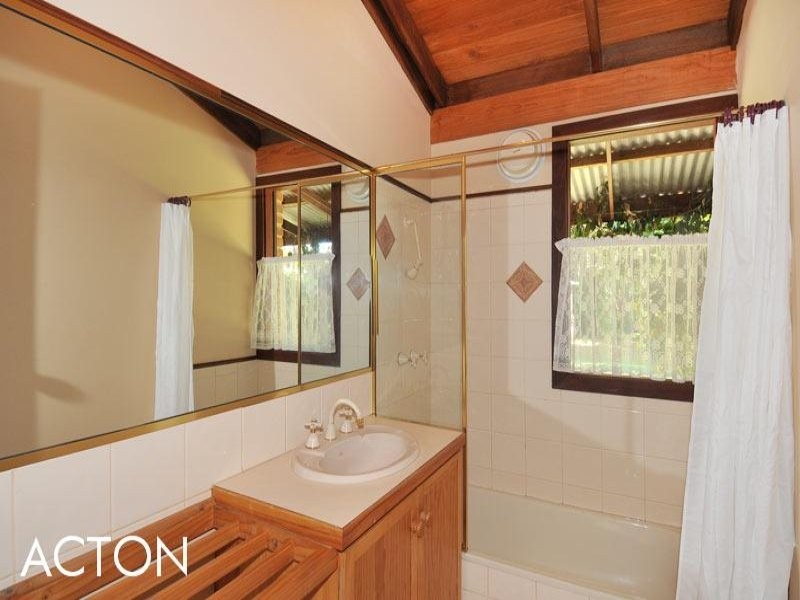 2 Nutbush Avenue, Falcon WA 6210