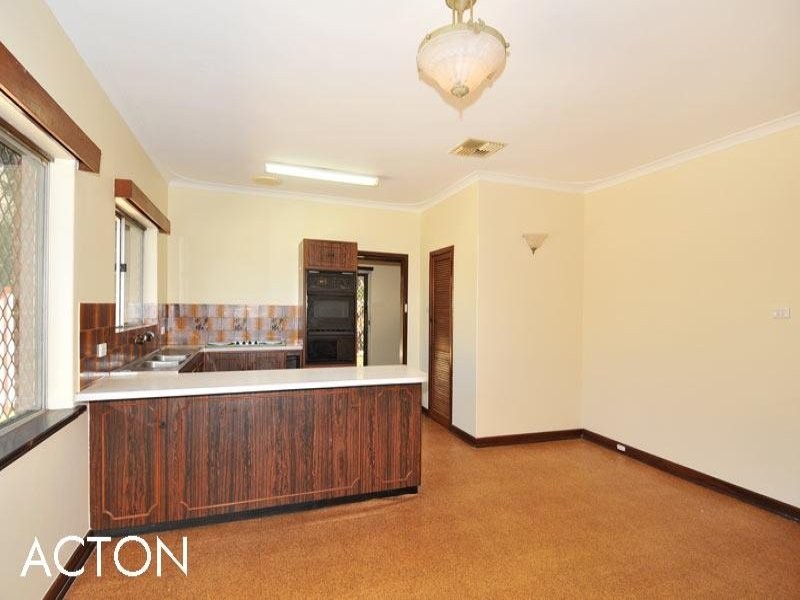 10 Paterson Road, Pinjarra WA 6208