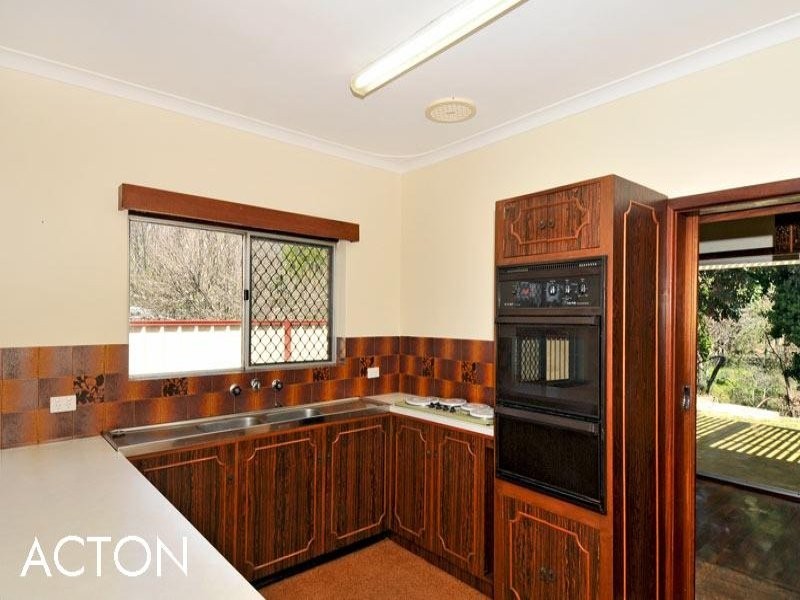 10 Paterson Road, Pinjarra WA 6208