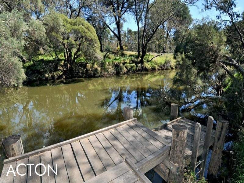 10 Paterson Road, Pinjarra WA 6208