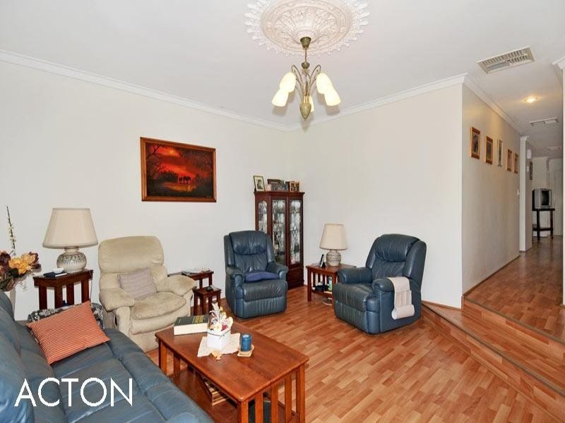 9 Beacham Street, Coodanup WA 6210