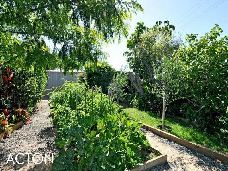 9 Beacham Street, Coodanup WA 6210