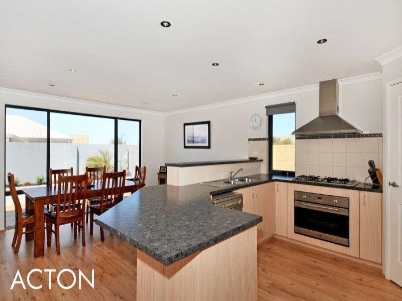 2 Bush View, Wannanup WA 6210