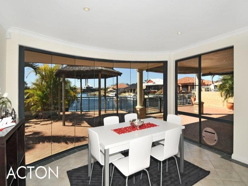 21 Eunamara Retreat, Halls Head WA 6210