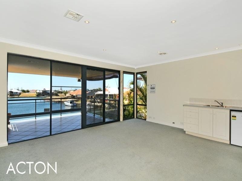 21 Eunamara Retreat, Halls Head WA 6210