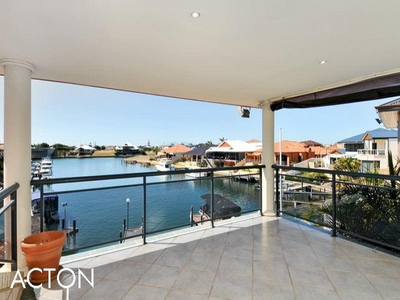 21 Eunamara Retreat, Halls Head WA 6210