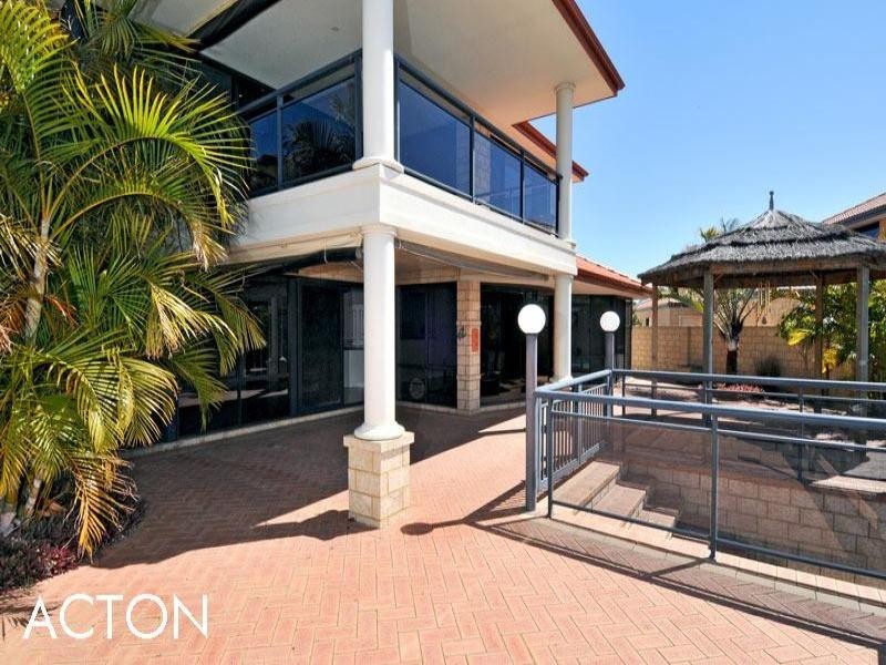 21 Eunamara Retreat, Halls Head WA 6210