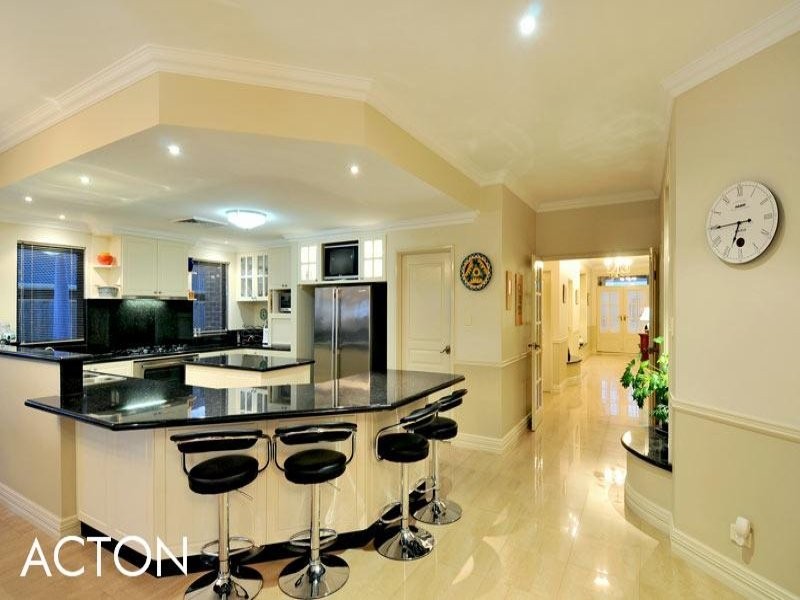 10 Cordia Way, Halls Head WA 6210