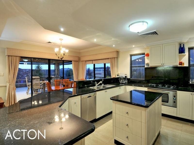 10 Cordia Way, Halls Head WA 6210