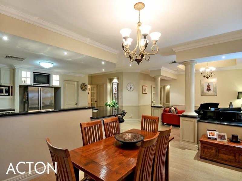 10 Cordia Way, Halls Head WA 6210