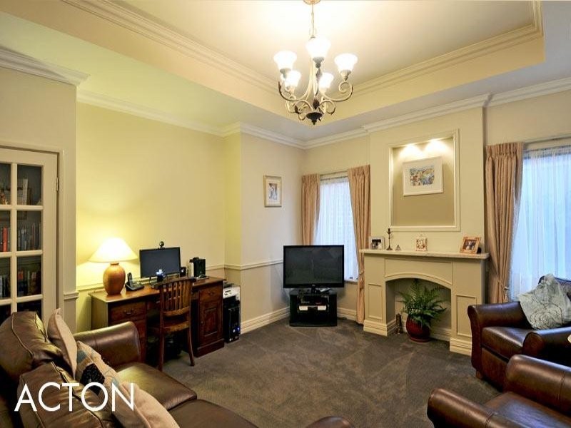 10 Cordia Way, Halls Head WA 6210