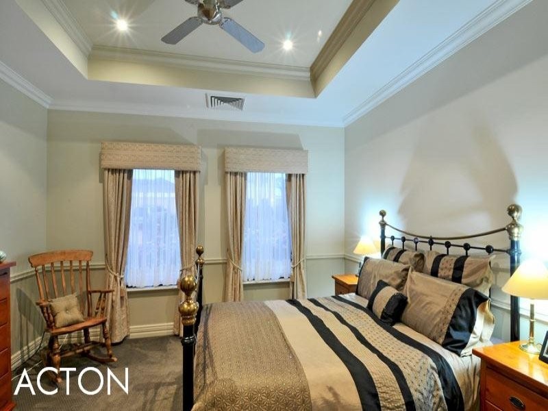 10 Cordia Way, Halls Head WA 6210