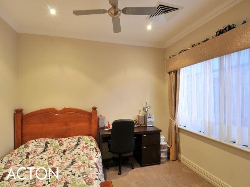 10 Cordia Way, Halls Head WA 6210