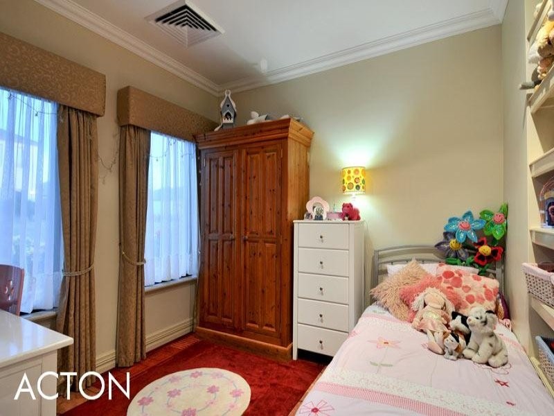 10 Cordia Way, Halls Head WA 6210